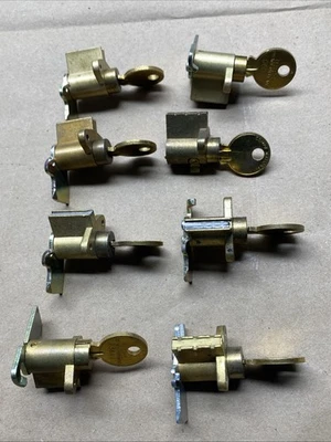 Cerradura de buzón nacional CompX USPS y 1 llave cada lote de (8) cerraduras de latón Foto 1 de 4