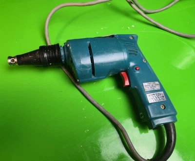 Destornillador eléctrico para paneles de yeso Makita 6800DBV con cable 3,5 amperios Japón Foto 1 de 4