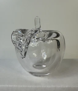 ACC SIGNED Crystal APPLE PAPERWEIGHT ~ Teacher CHRISTMAS Holiday Gift glass - Picture 1 of 15