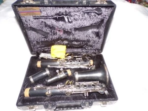 Vintage ARTLEY 17S Student Model Clarinet with Hard Case Complete VGC - Picture 1 of 12