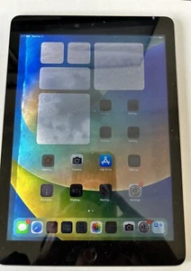 Apple iPad 5th Generation A1822 9.7" 32GB Wi-Fi - Space Grey LCD Damage - Picture 1 of 9