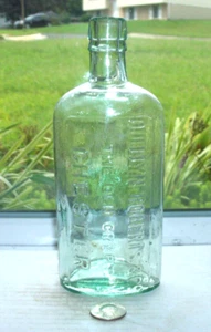 NICE WHISKEY FLASK EMBOSSED, QUELLYN ROBERTS &CO, THE OLD CRYPT, CHESTER - Picture 1 of 1