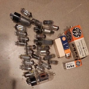 Large Lot Of Radio Tubes Both New And Pre-owned Untested - Picture 1 of 5