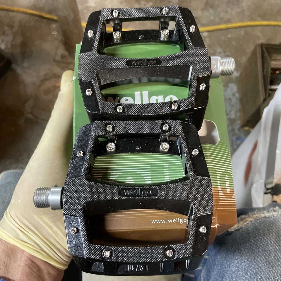 Wellgo 黑色合金密封轴承平台踏板带针 BMX MTB 混合自行车 9/16 — 第 1/1 张图片