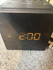 SONY MODEL 1CF-C1 AM/FM DUAL ALARM CLOCK RADIO MODEL - Picture 1 of 8