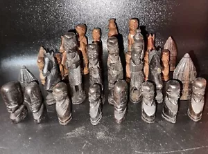 Handgeschnitztes Holz Schachspiel Afrikanischer Stamm Vintage Antik tolle Detailfiguren - Bild 1 von 19