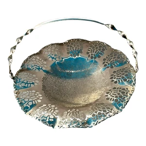 Vintage Queen Anne Silver-Plated fruit tray with handle 24cm Diameter - Picture 1 of 6