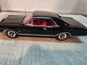 ACME: 1:18 1967 OLDSMOBILE 442 W-30 BLACK RED INT - A1805622 - FREE SHIPPING - Picture 1 of 6