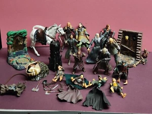 Große Herr der Ringe Actionfiguren Restposten Konvolut inkl. Zubehör - Bild 1 von 18