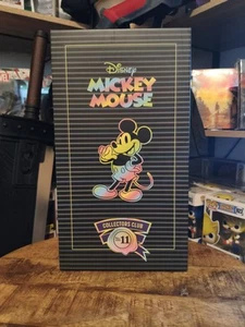 Disney Mickey Mouse Collectors Club No.11 Tie Dye Edition Simba Limitiert NEU - Bild 1 von 2