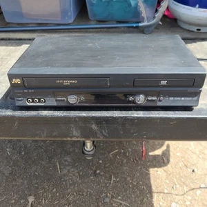 JVC Hifi Stereo Vhs HR-XVC20U DVD CD PLAYER TURNS ON NO Cables No Remote - Picture 1 of 24