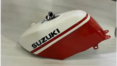 Suzuki RGV250 VJ21 1988-1989 White & Red Painted Aluminium Petrol Tank /FIT FOR - Image 1 of 4