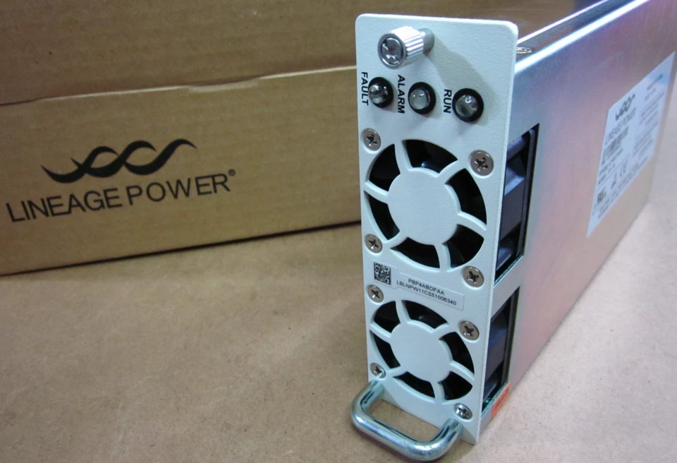 Fuente de alimentación de montaje en rack LINEAGE POWER 52v CC109168472 rectificador Foto 1 de 4