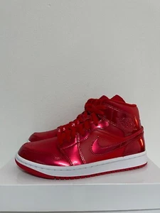 Nike Air Jordan 1 Mid SE (W), University Red/ Pomegranate / EU 38/ US7 - Bild 1 von 9