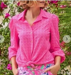LILLY PULITZER Sea Breeze Eyelet Button Down Top Pink Isle - Size Small - Bild 1 von 3