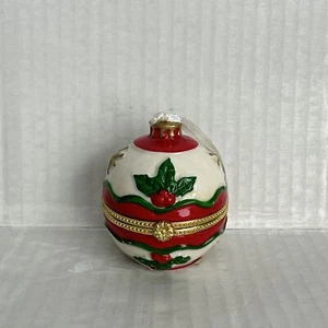 Vtg Double Ring Porcelain Ornament- Hollies Berries Trinket Box With Gold Cross - Picture 1 of 7