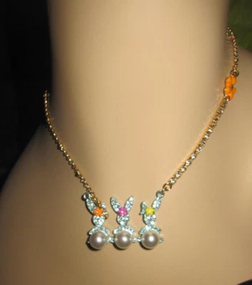 BETSEY JOHNSON CONEJITOS DE PASCUA CON COLLAR BLING Foto 1 de 4