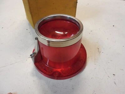 Se adapta a Pontiac Bonneville 1961 (L.H.) Lente de lámpara de parada y cola (con borde) Glo-Brite Foto 1 de 4