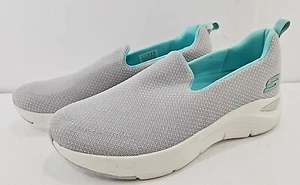 Skechers womens arch comfort slip-on athletic shoe sizes 8, 8.5, 9 & 10 Gray NEW - Picture 1 of 7