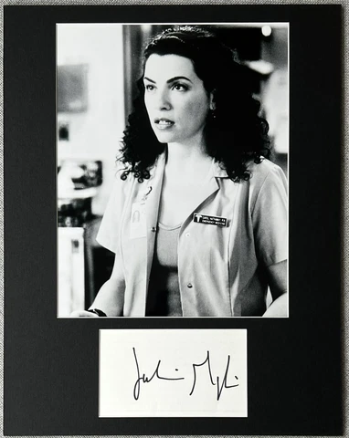 Julianna Margulies Signed In Person 11x14 Matted Autograph & Photo - Authentic Cover
