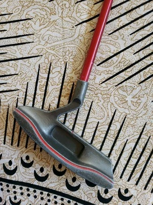 Long Kat 210 Series Accuracy Balanced Model IV Titanium Shaft 36" Putter RH Red - Image 1 of 4