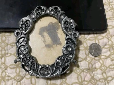 Marco de fotos con joyas Malden marco de peltre con piedras con foto vintage Foto 1 de 4