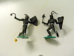 2 Timpo 1963 Black Knights 1st Series 1/32nd Rare running pose (June. Listing) - Picture 1 of 5