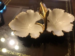 PORTA CARAMELLE VINTAGE DOPPIA FOGLIA AVORIO E ORO CON MANICO - Foto 1 di 9