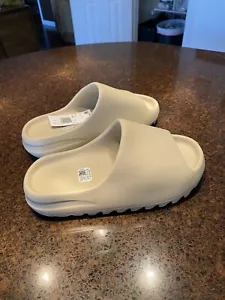 Yeezy Slides bone size 8 - Picture 1 of 5