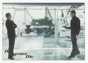 James Bond Archives Final: No 57 Gold Parallel Base Card #124/250 - Bild 1 von 1