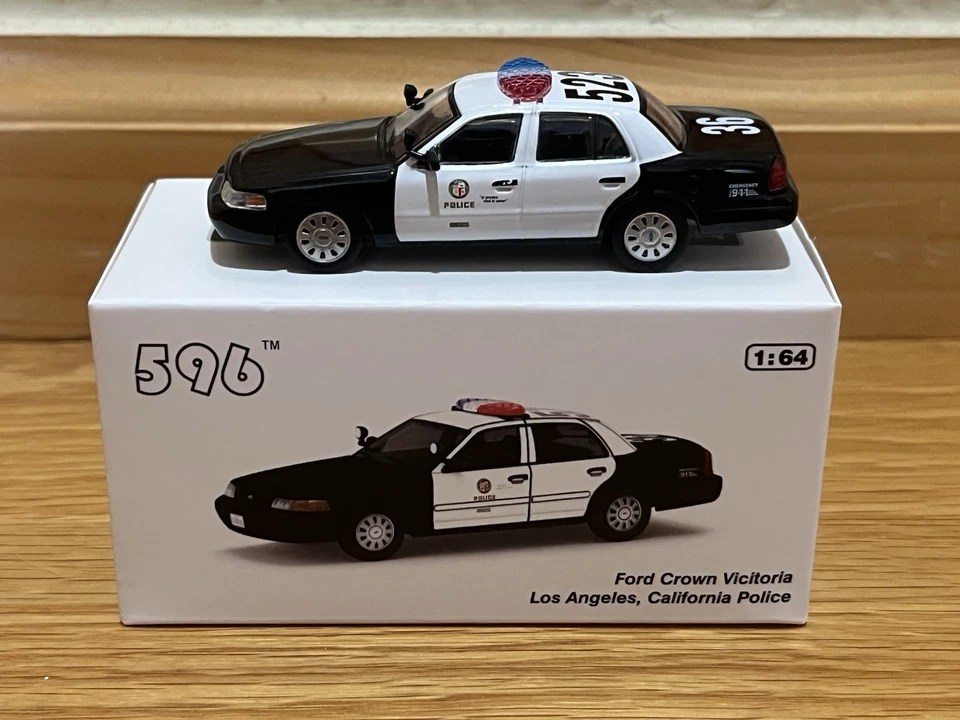 596 Model 1:64 Ford CROWN VICTORIA POLICE INTERCEPTOR LAPD Limited Edition RTS - Image 1 of 4