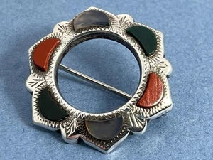 NICE VINTAGE SOLID SILVER SCOTTISH AGATE BROOCH - Picture 1 of 11