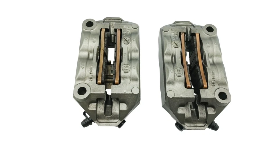 Pinza de freno delantera TRIUMPH SPEED TRIPLE 1050 R ABS 2016 a 2018 Foto 1 de 4