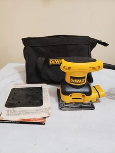Lijadora de agarre de palma de hoja DeWALT D26441 1/4 120 V 2,4 A - Imagen 1 de 9