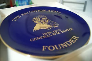 Founder's Plate - The Salvation Army - William Booth with "I'll Fight!" quote. - Picture 1 of 6