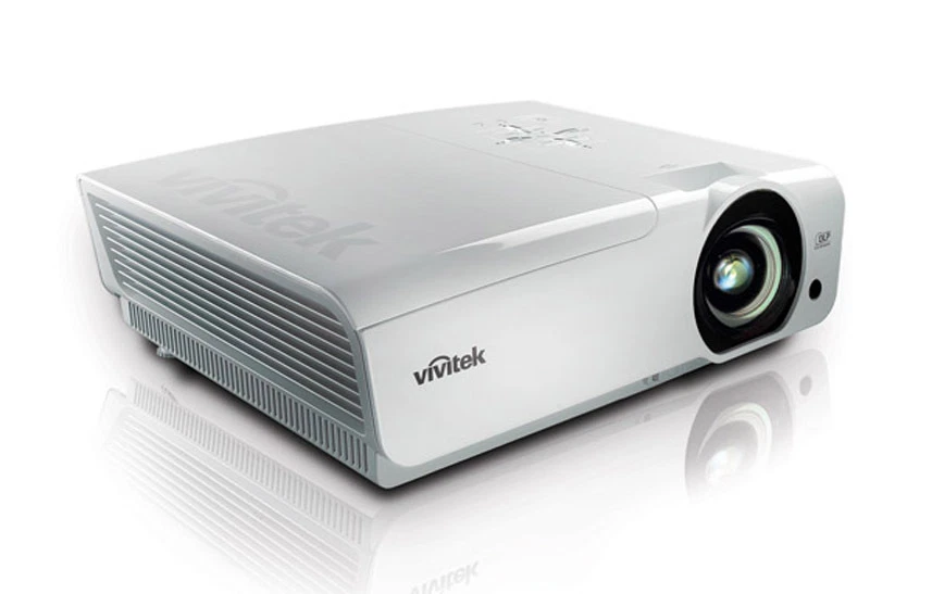 Vivitek projector D968U-WT  4800 Lumens HD 3D WUXGA DLP 16:10 usually £2228! - Image 1 of 4