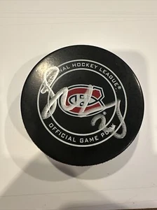 Jurai Slafkovsky Montreal Canadiens Autogramm Official Game Puck signed - Bild 1 von 3