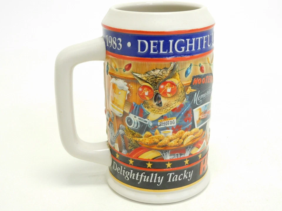 Taza Piedra Cerveza Hooters Edición Limitada 2003 Hecha en Brasil Rara Foto 1 de 4