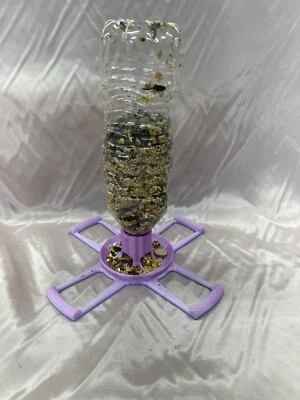 Alimentadores colgantes para aves para alimentación por gravedad al aire libre Foto 1 de 4