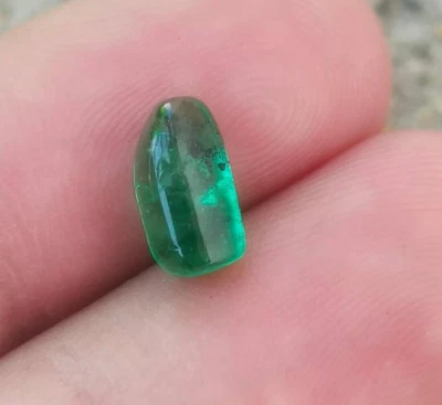 1,95 CTS Zambia Esmeralda Raro Elegante Tubo Sin Perforar Cabujón para Joyería Foto 1 de 4