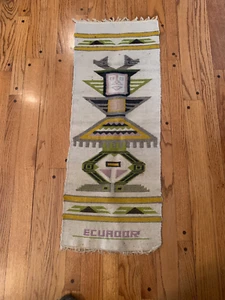 Alfombra de lana vintage ecuatoriana-nativa americana tejida a mano 39 y 1/2 x 15 y 1/4 colgante de pared - Imagen 1 de 4