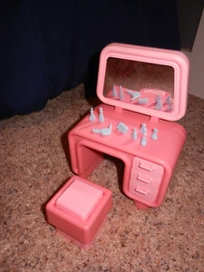 1978 BARBIE DREAM FURNITURE VANITY MIRROR STOOL & ACCESSORIES - Picture 1 of 8