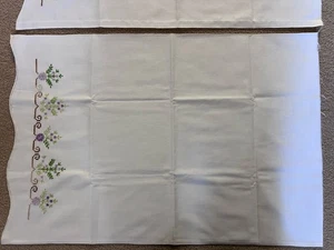 Vintage 2er Set handbestickte Kissenbezüge Blumenmuster unvollendet offene Enden 32”x21” - Bild 1 von 11
