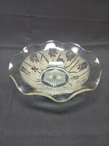 Jeanette Glass Iris And Herringbone Clear Ruffled Serving Bowl - Picture 1 of 5