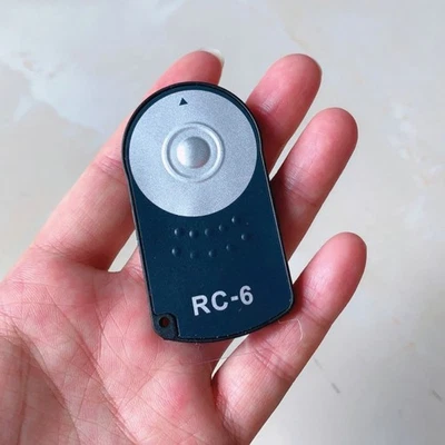 RC-6 Wireless Camera Shutter Remote Control For 70D 700D 60D 5D2 5D4 3800D - Image 1 of 4