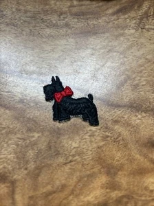 "Miniatura Schnauzer Años 80 Parche Logo Planchado 1.5"" De Colección Perro Negro Rojo Arco Mini Pequeño" - Imagen 1 de 3