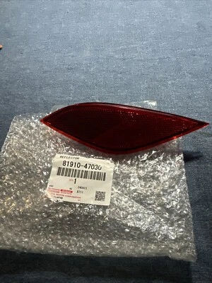 Genuine Toyota Prius 2019-2020 Rear RH Bumper Reflector 81910-47030 - Image 1 of 2