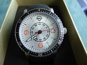 Shield Gilliam Diver Silver Dial 43 mm Quartz Movement w Black Leather Strap - Picture 1 of 7