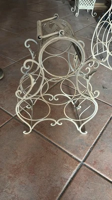 Portabottiglie in ferro battuto stile shabby chic – porta vino decorativo - Immagine 1 di 3