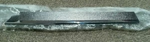 GENUINE PEUGEOT 405 FRONT BUMPER GRILLE MOULDING / TRIM - Picture 1 of 4
